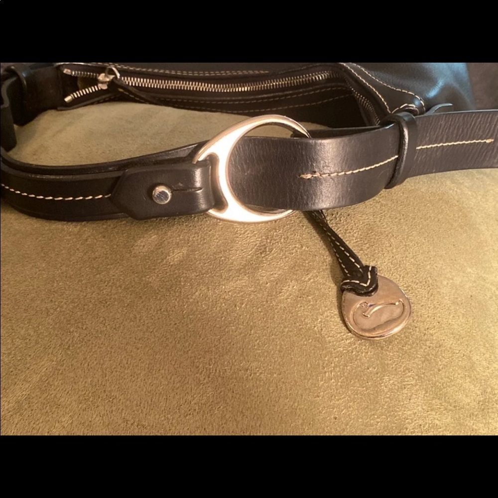 Dooney and Bourke handbag - Picture 2 of 16